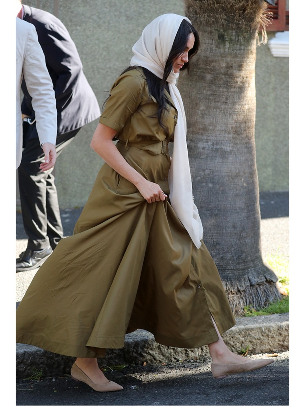 New Without Tag (No Box) Sam Edelman Sally Flats in Nude Suede ASO Meghan Markle